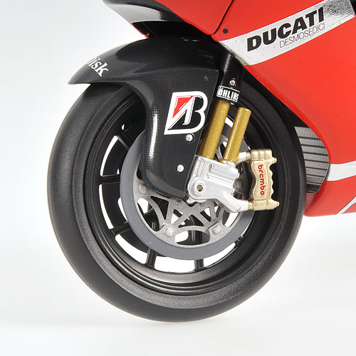 photo n°4 : Ducati Desmo 16 GP7